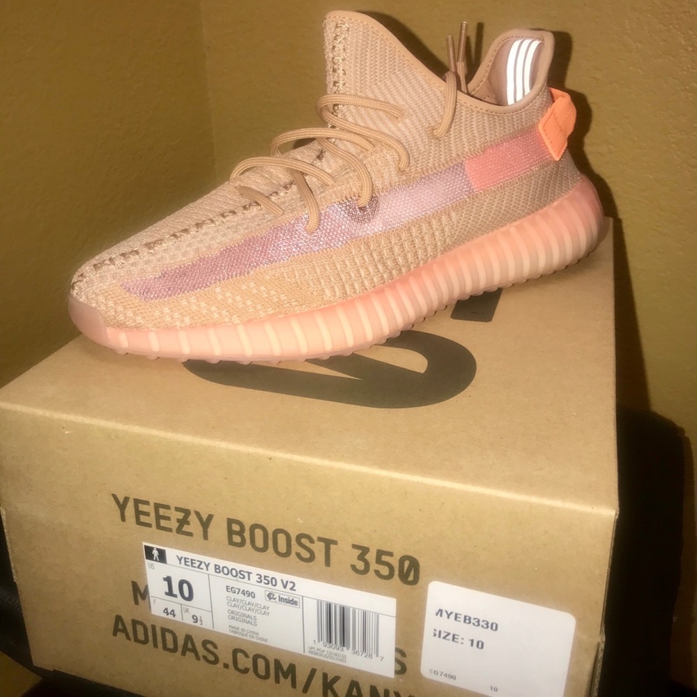 *SOLD**** YEEZY BOOST 350 Clays